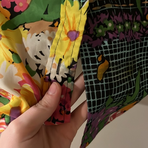 70s Garden Patterned “Dagger” Collar Blouse - Picture 3 of 3